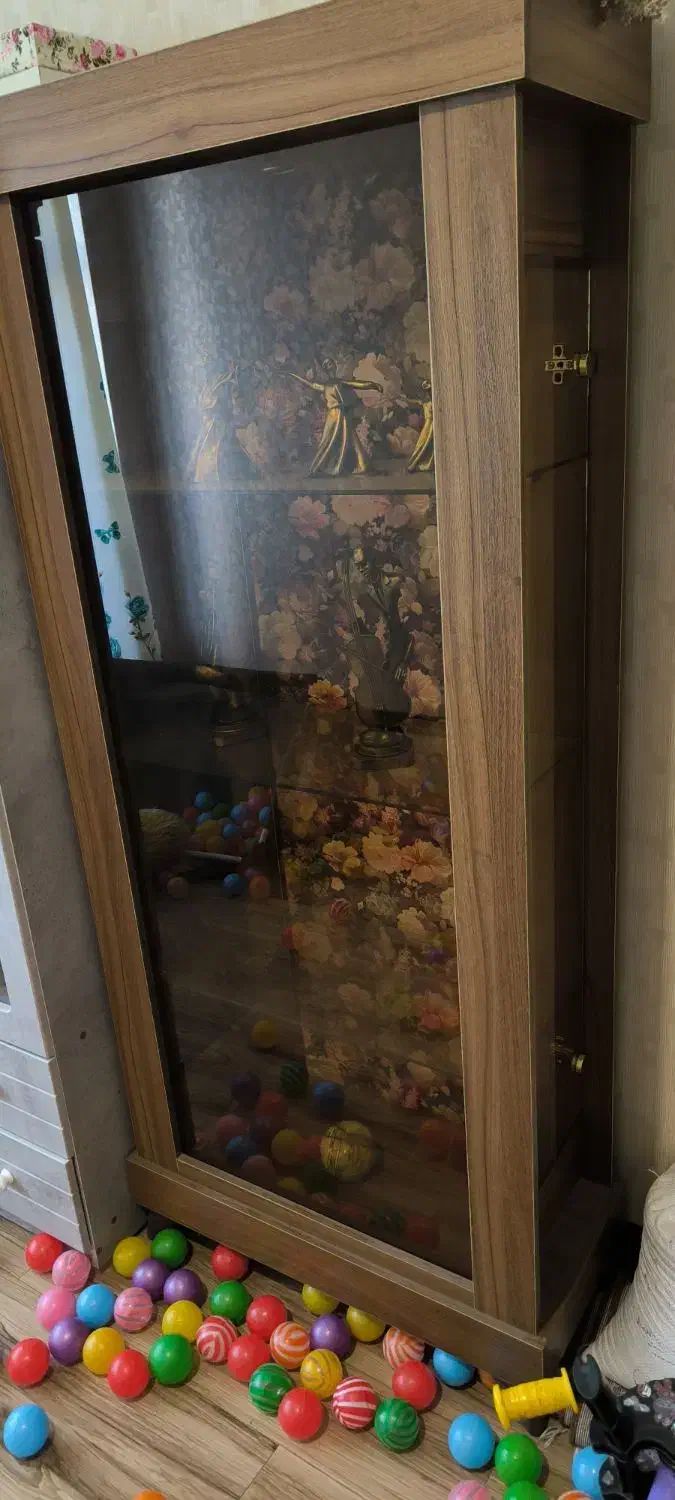 بوفه چوبی شیشه ای|بوفه، ویترین، کنسول|شیراز, سینما سعدی|دیوار