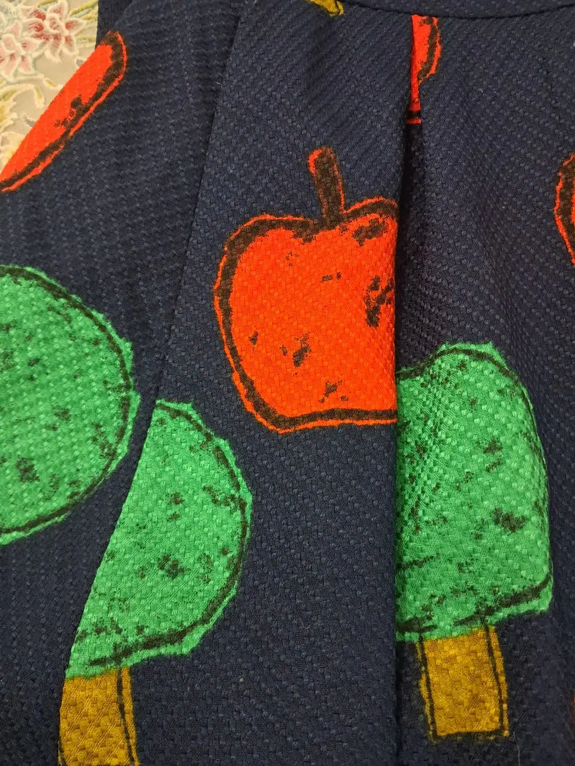 کت و دامن|لباس|بروجرد, |دیوار