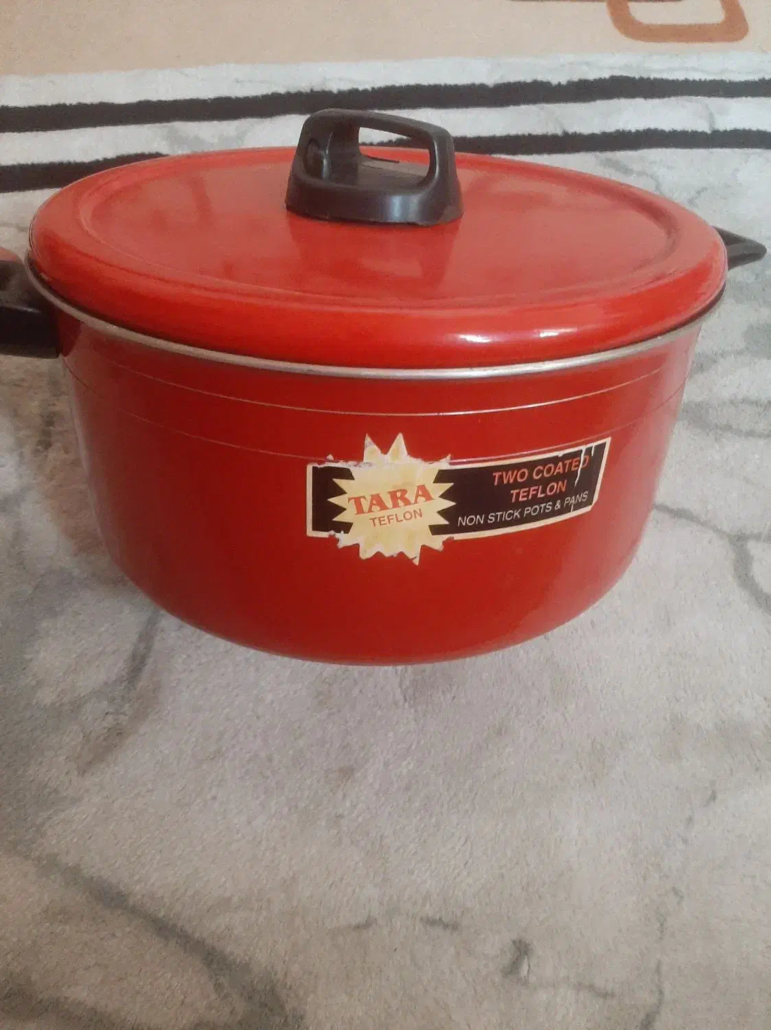 قابلمه تفلون قدیمی سایز ۳۰|ظروف پختوپز|ساوه, |دیوار