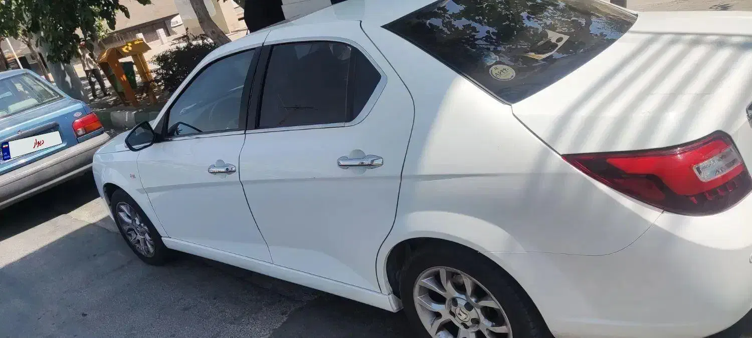 دنا پلاس توربو اتومات سفید بی رنگ 1402|خودرو سواری و وانت|مشهد, شریف|دیوار