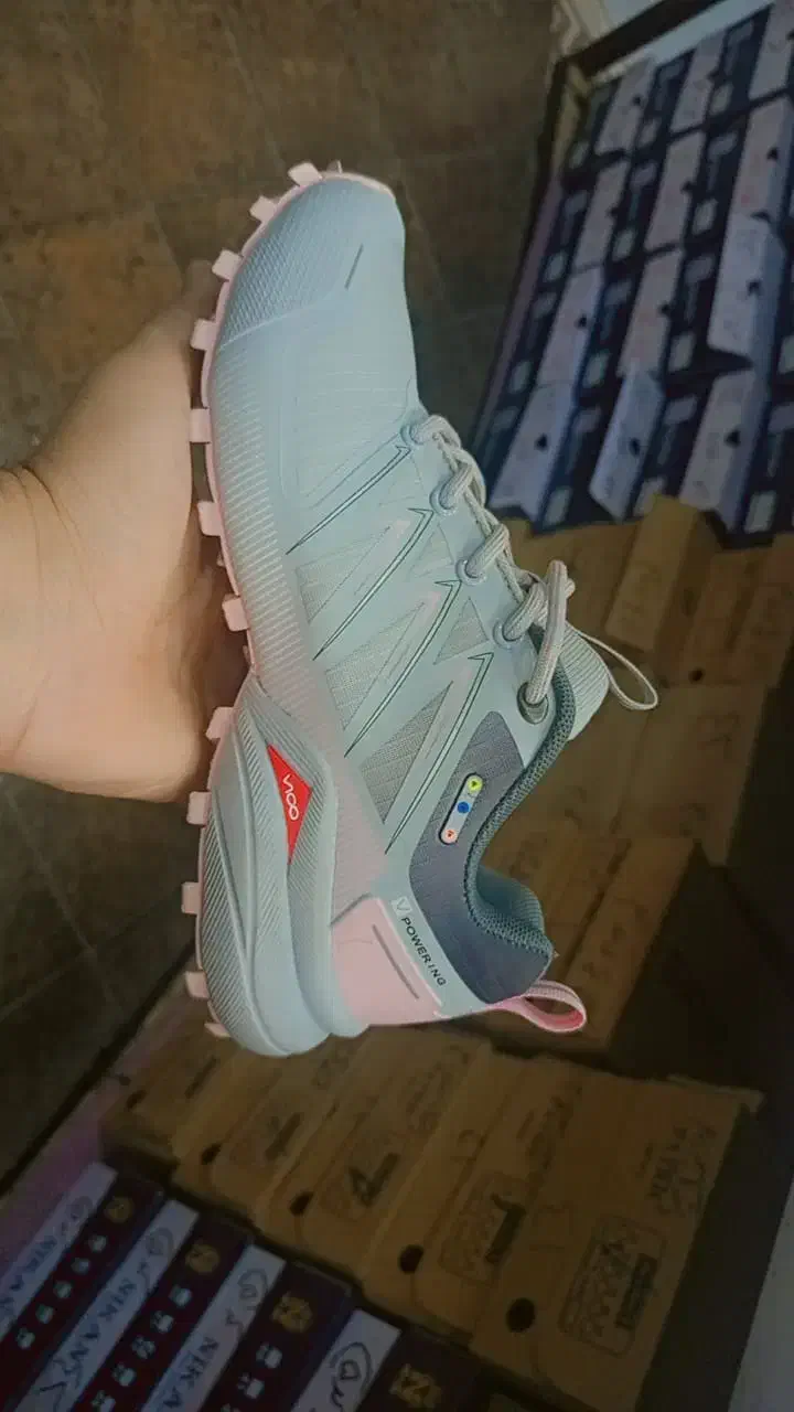 کفش اسپورت دخترانه ، زنانه ، پسرانه|کیف، کفش، کمربند|صدرا-فارس, فاز ۱|دیوار