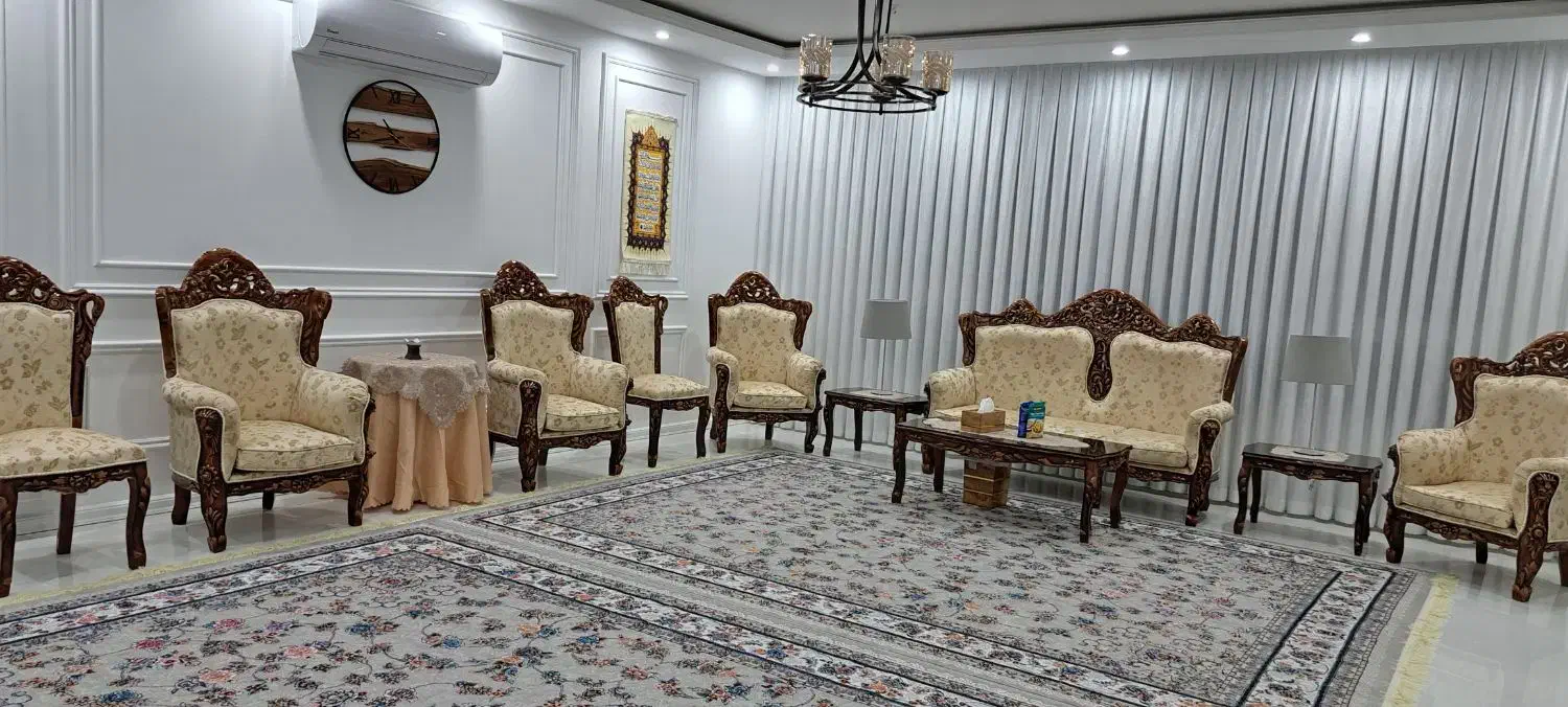 مبل سلطنتی ۹ نفره با بهترین چوب|مبلمان خانگی و میز عسلی|مشهد, کوشش|دیوار