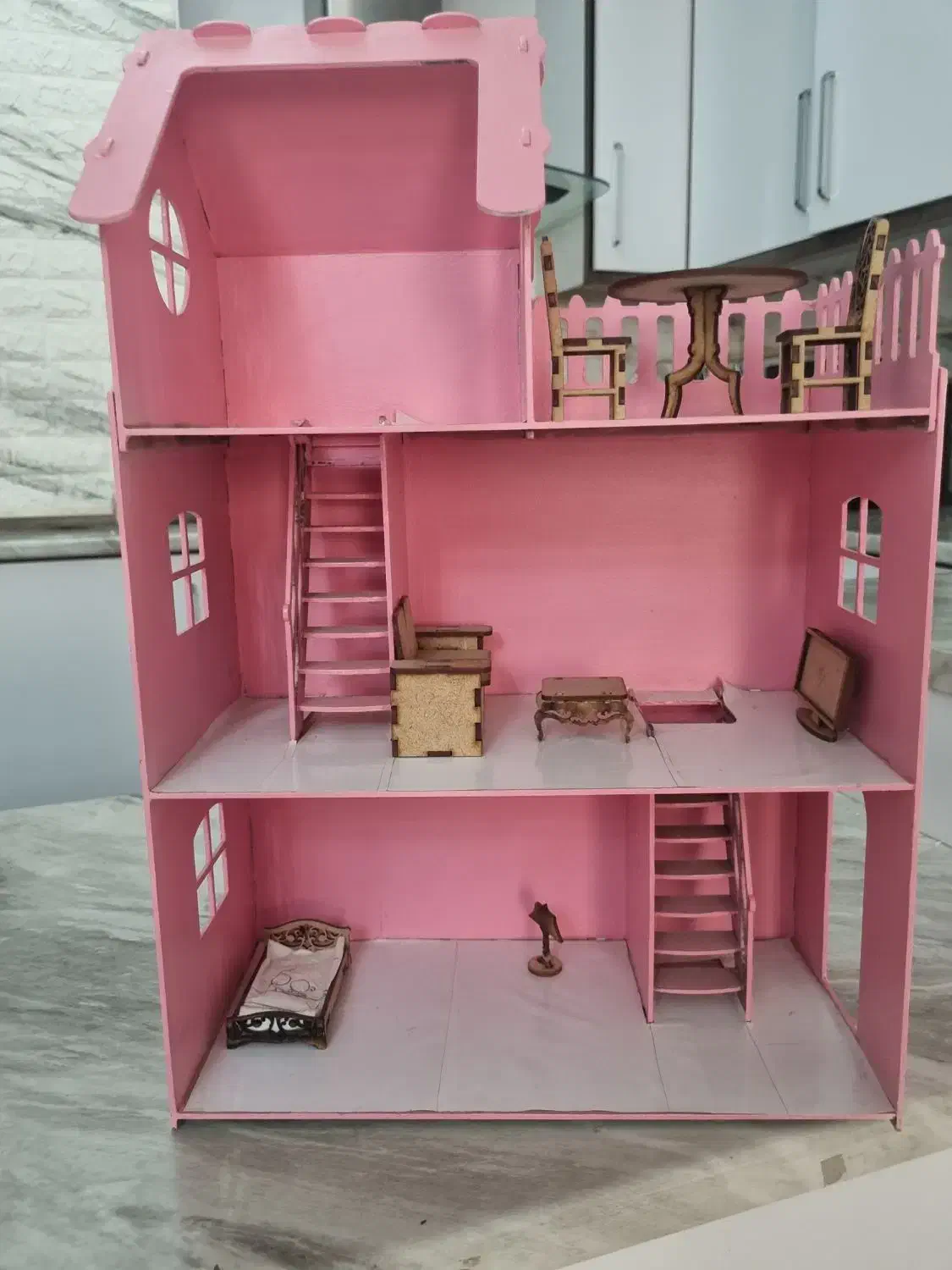 خانه چوبی باربی|اسباب‌بازی بچه|اندیشه, اندیشه فاز ۴|دیوار