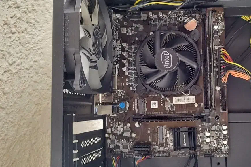 کیس کامل نسل ۱۲  h610 cpu 12100  ram8Gb  تضمینی|رایانه رومیزی|تهران, جمهوری|دیوار