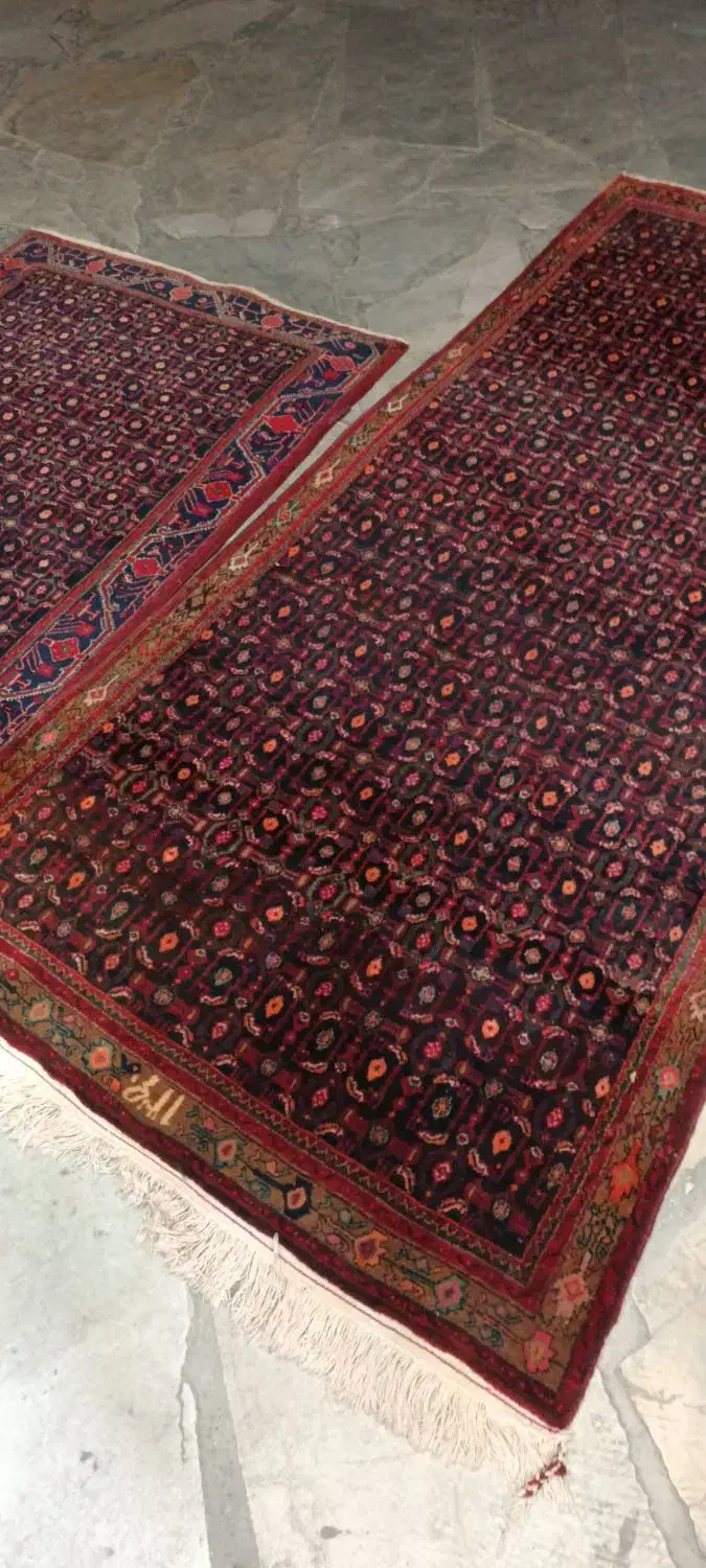 ۲ تخته فرش ( دستباف. جفت) بدون کوچکترین ایرادی.|فرش|قروه, |دیوار