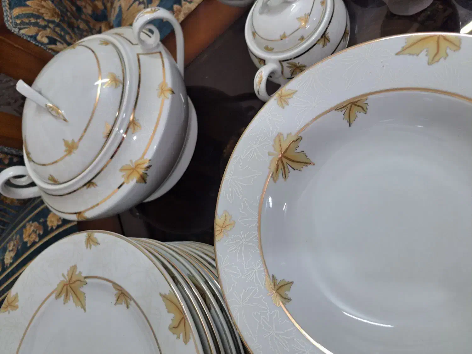 سرویس چینی|ظروف سرو و پذیرایی|قم, ژاندارمها|دیوار