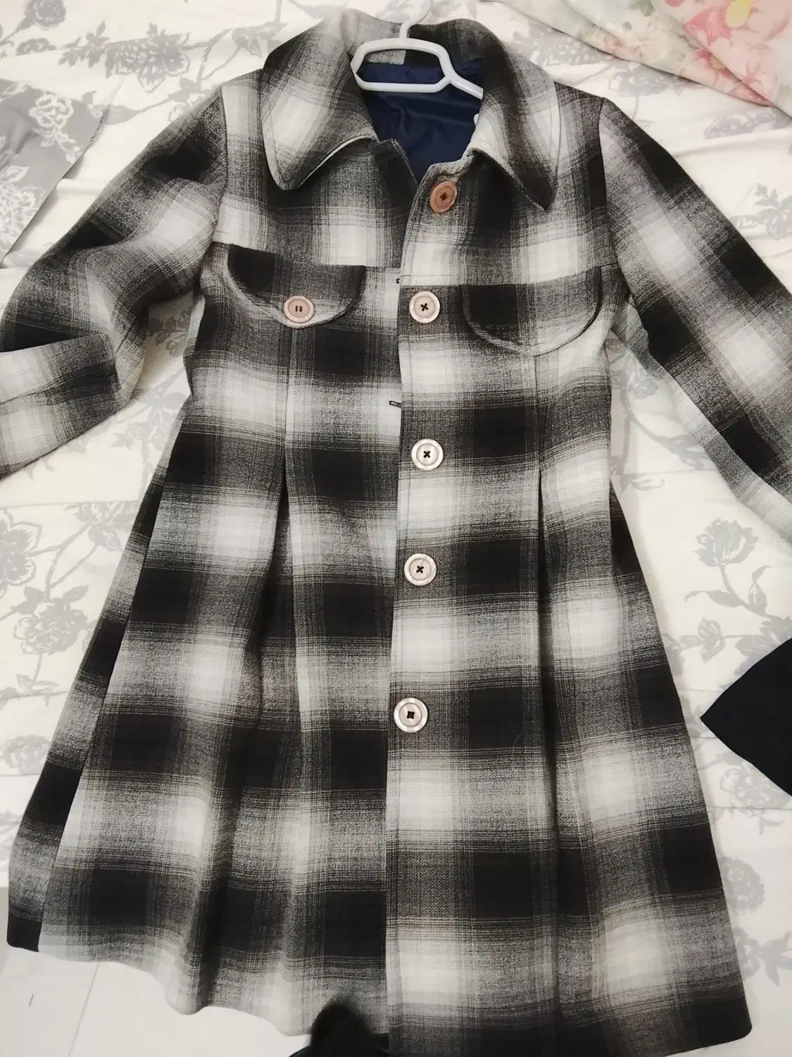 تعدادی لباس وکاپشن|لباس|مشهد, طلاب|دیوار