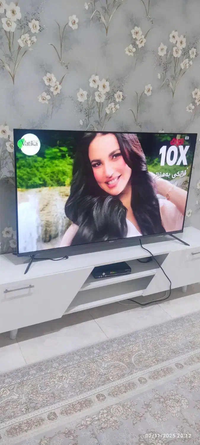 تلویزیون 55 اینچ هوشمند دهگلان|تلویزیون و پروژکتور|سنندج, |دیوار