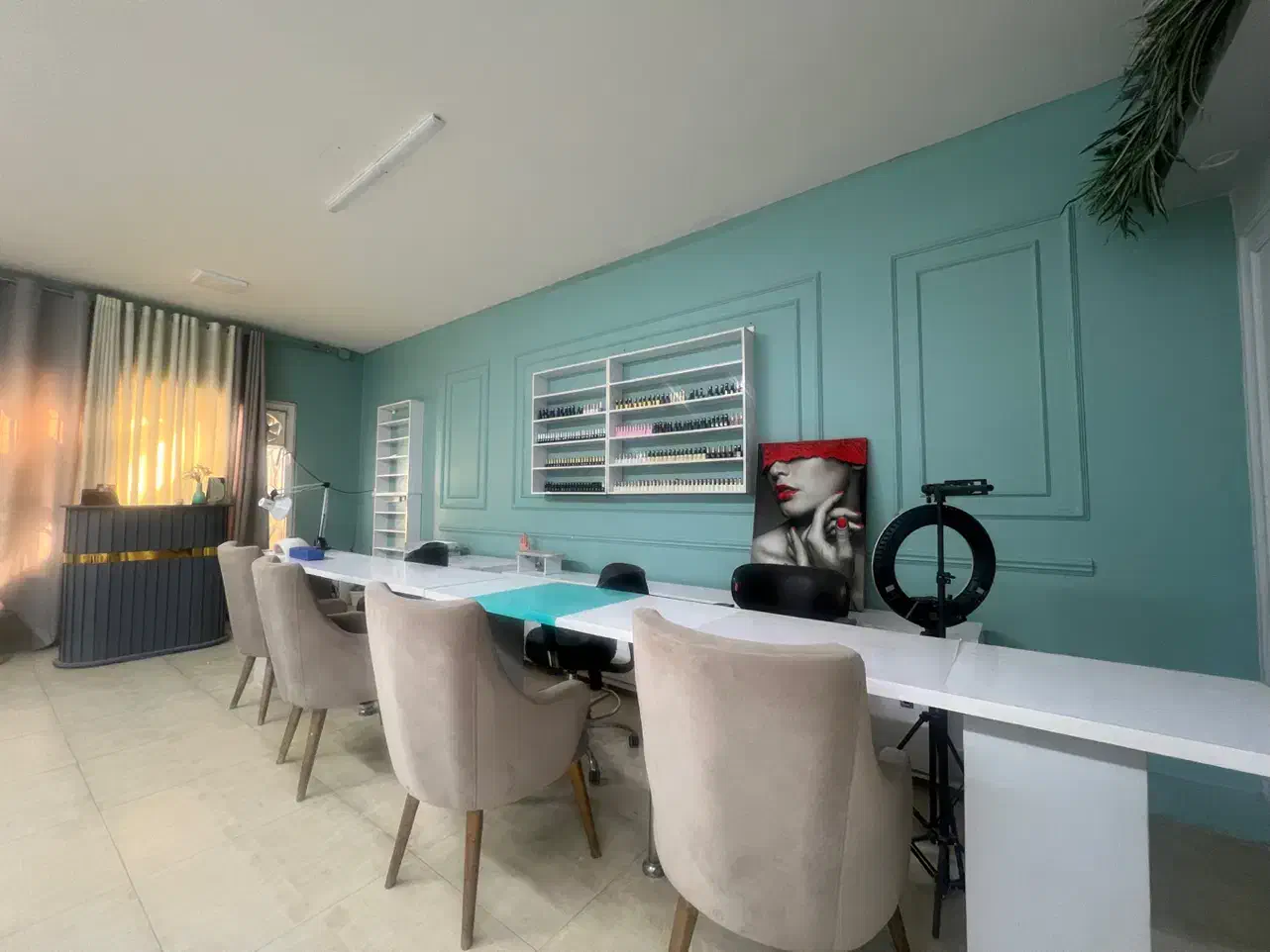 نیاز به ناخنکار جهت خدمات و مربی ناخن|اجارهٔ مغازه و غرفه|اهواز, کیان اباد|دیوار