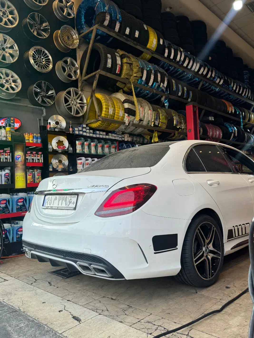 شاگرد تعویض روغنی و لاستیک کار|استخدام صنعتی، فنی، مهندسی|تهران, استخر|دیوار