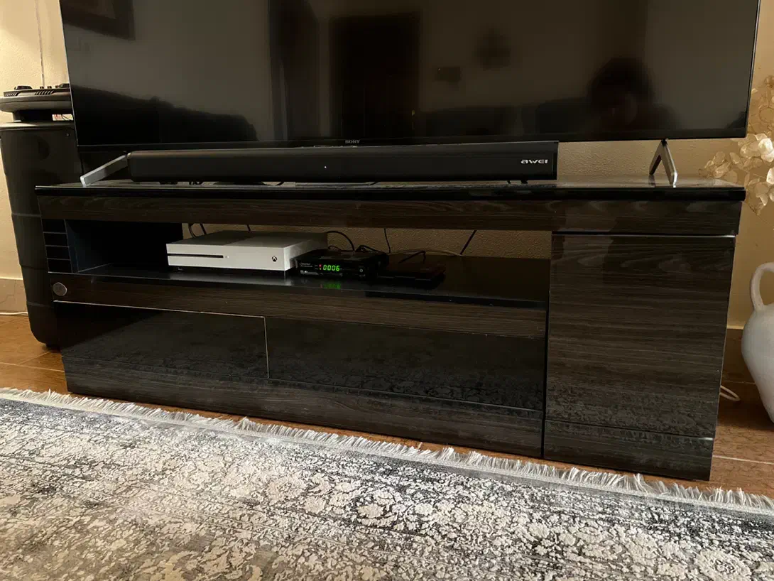 میز تلویزیون|میز تلویزیون|شاهین‌شهر, فردوسی|دیوار