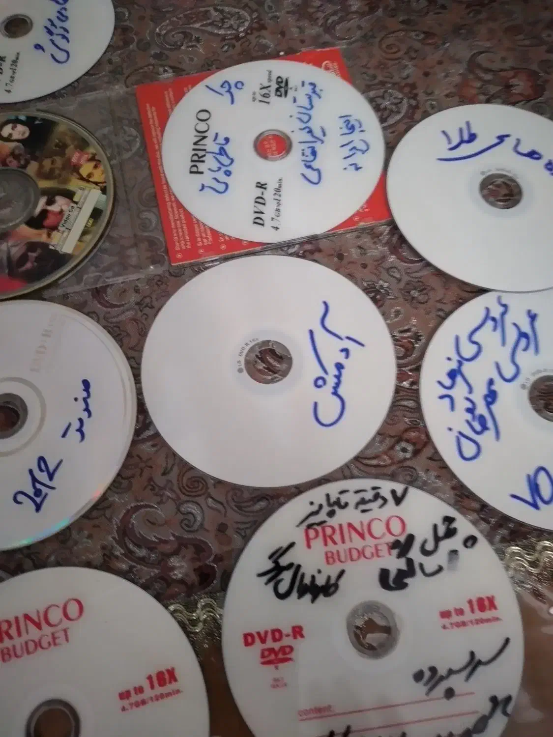 ۲۳۰ عدد سی دی به فروش میرسد|فیلم و موسیقی|رشت, علی آباد|دیوار