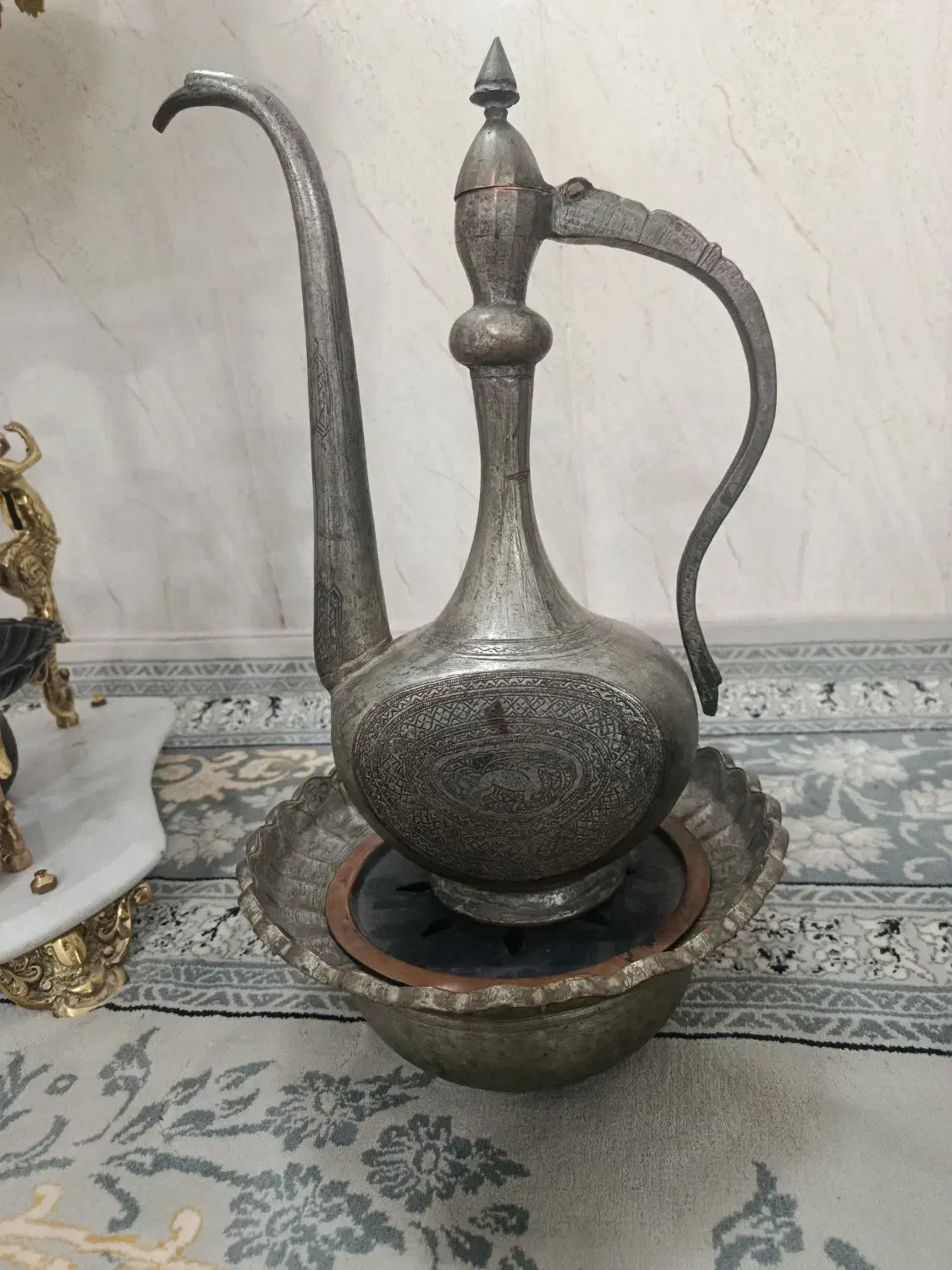 آفتابه لگن قدیمی|کلکسیون اشیاء عتیقه|سبزوار, قصبه غربی|دیوار