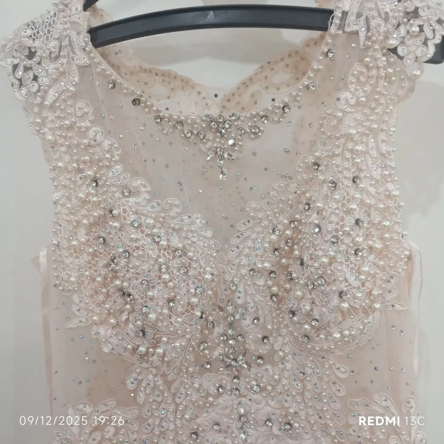 لباس نامزدی یا مجلسی|لباس|فردیس, فرامرزیه|دیوار