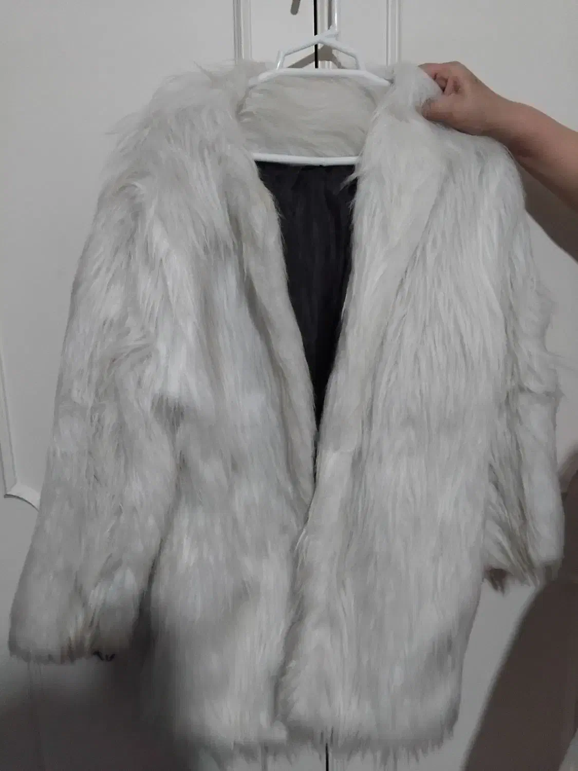 ۲ عدد پالتو خز و پوست نو فروش فوری قیمت پایین|لباس|مشهد, سجاد شهر|دیوار