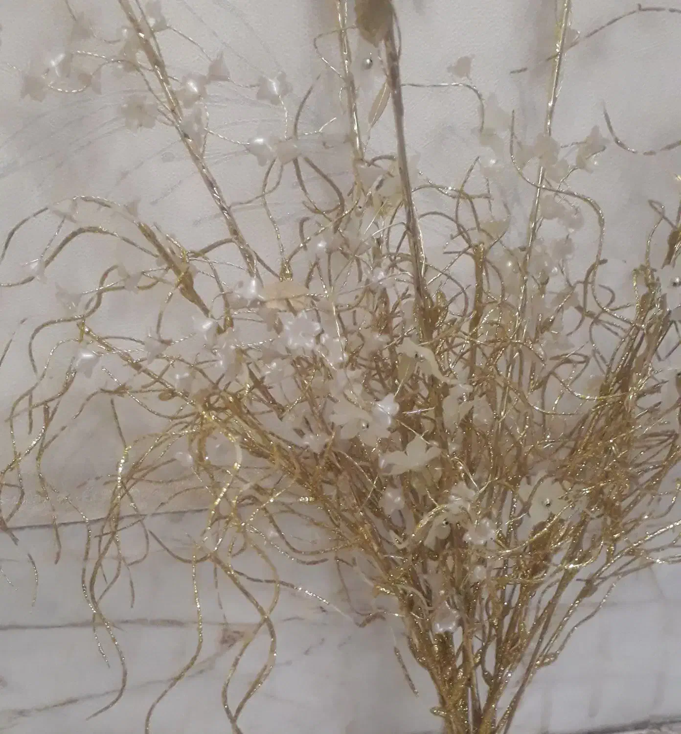 گل طلایی|گل مصنوعی|سلفچگان, |دیوار