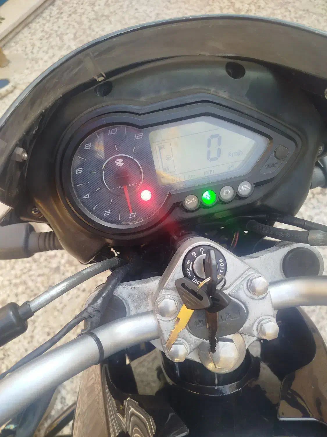 موتور پالس ۲۰۰ (باجاج)|موتورسیکلت|اصفهان, خواجه عمید|دیوار