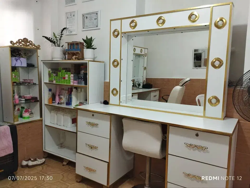 تجهیزات ارایشگاه|آرایشگاه و سالنهای زیبایی|ملایر, |دیوار