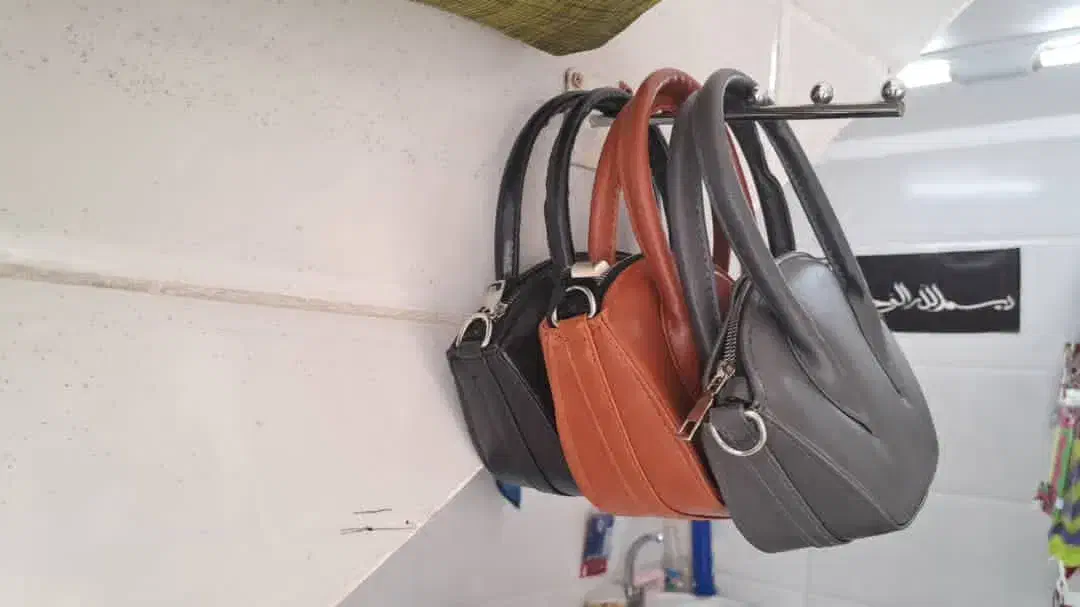 نونو|کیف، کفش، کمربند|باخزر, |دیوار