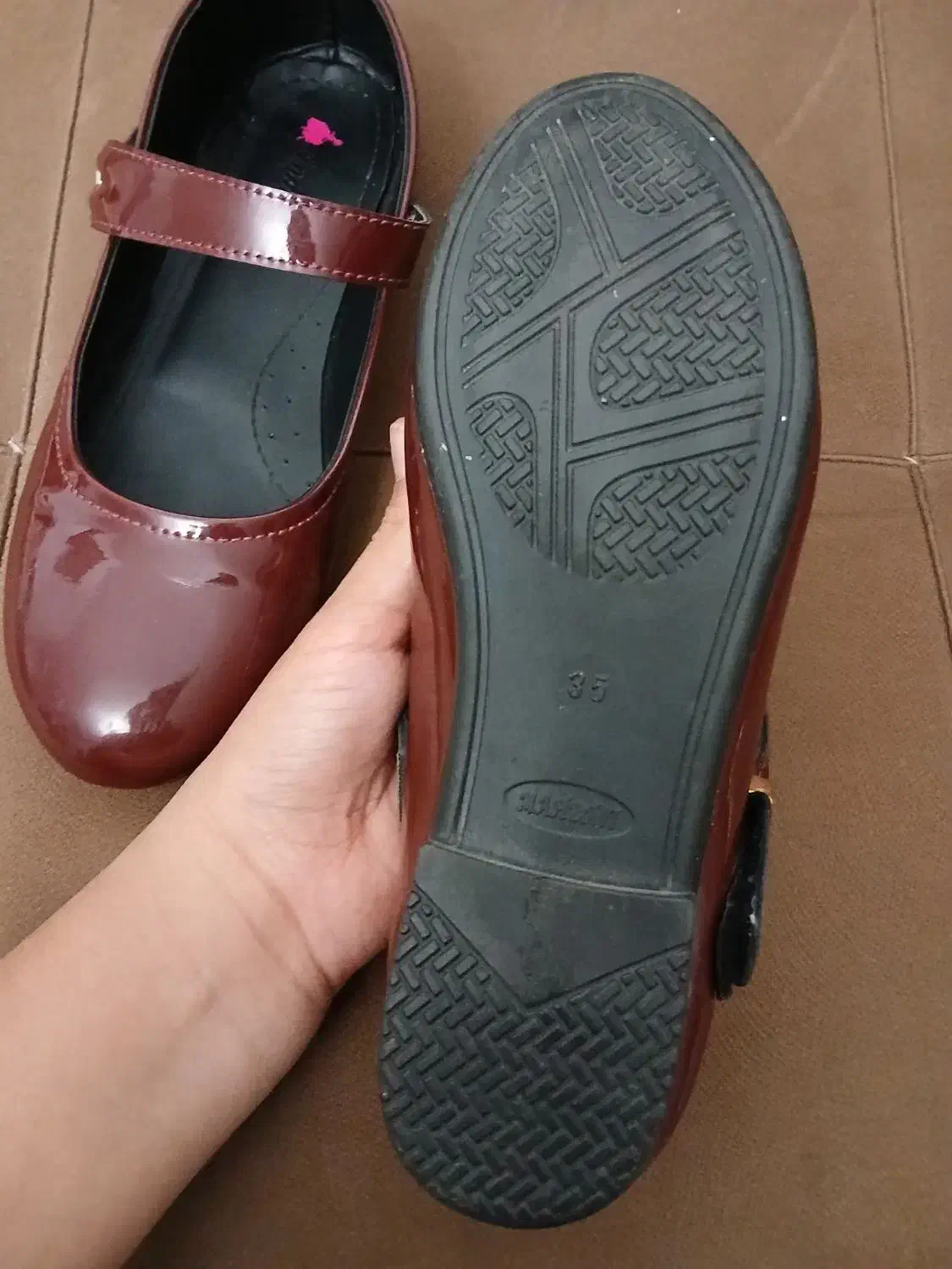 کفش بچه گانه|کیف، کفش، کمربند|تربت‌حیدریه, منظر|دیوار