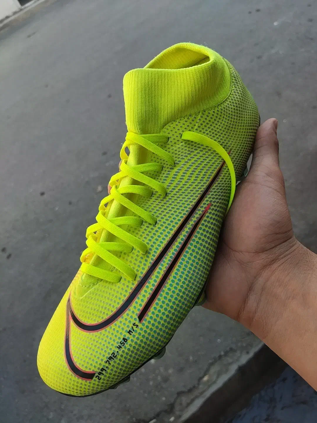 استوک|ورزشهای توپی|ری, شهرک نظامی|دیوار