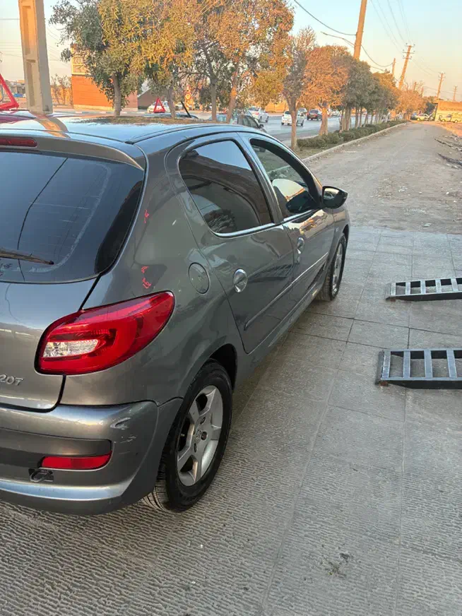 ۲۰۷ اتوماتیک مدل ۹۶|خودرو سواری و وانت|اصفهان, مارچین|دیوار