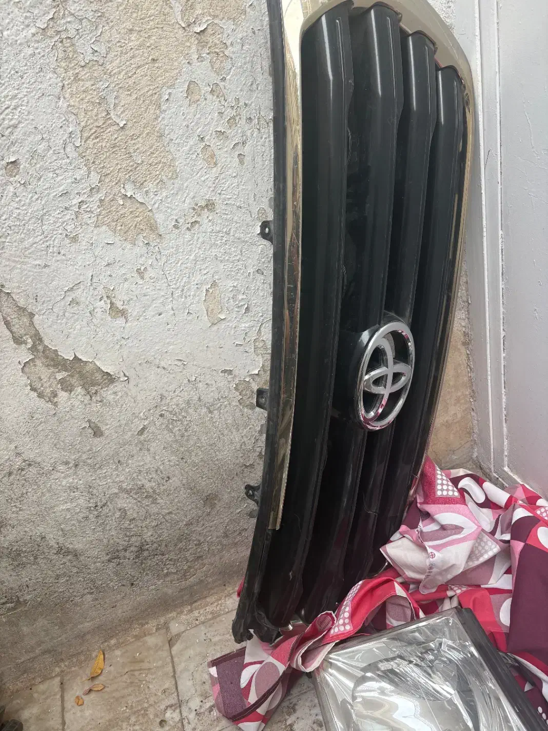 چراغ و پرژکتور جلوپنجره لندکروز ۲۰۱۰|قطعات یدکی و لوازم جانبی|کرج, فاز ۲ مهرشهر|دیوار