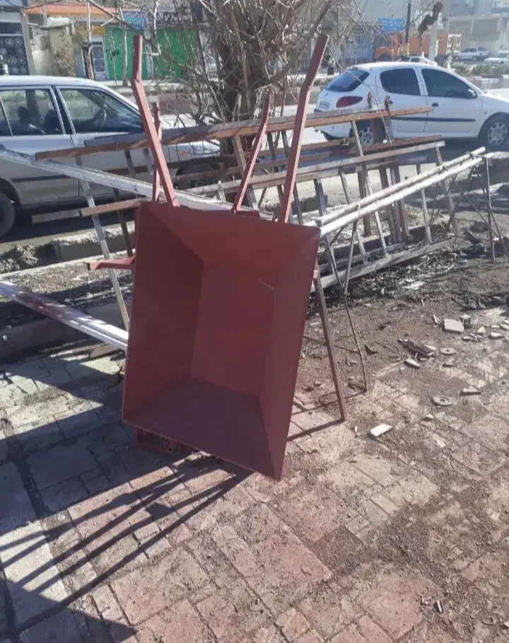 فرغون فرقون|ابزارآلات|ایوان, |دیوار