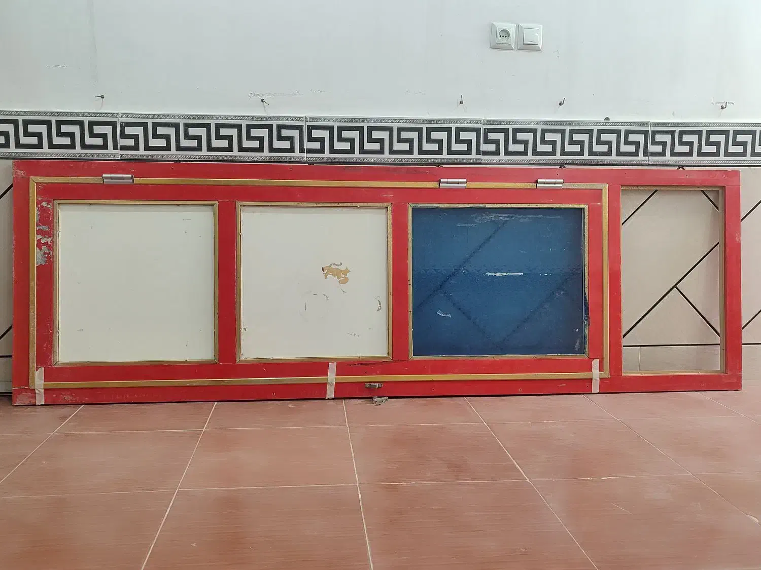 درب آلمینیوم قدیمی سنگین تمیز بدون پوسیدگی|مصالح و تجهیزات ساختمان|خرمشهر, |دیوار