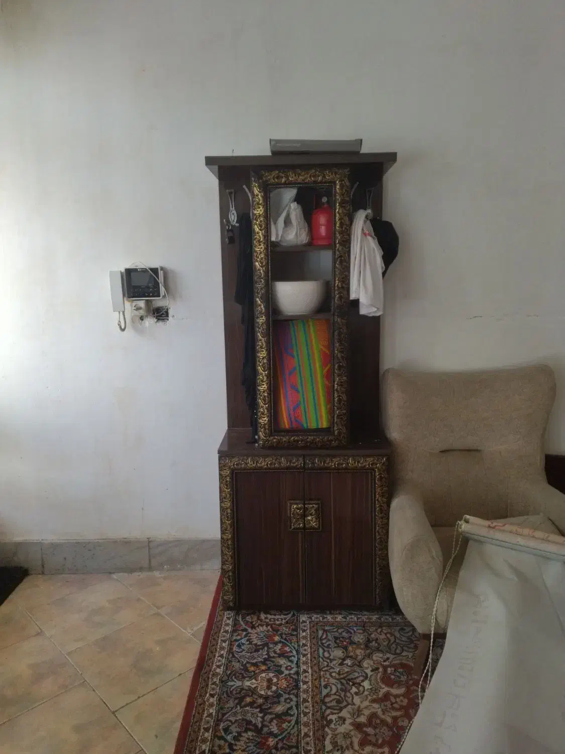 جاکفشی|جاکفشی، کمد، دراور|تربت جام, میان جام|دیوار