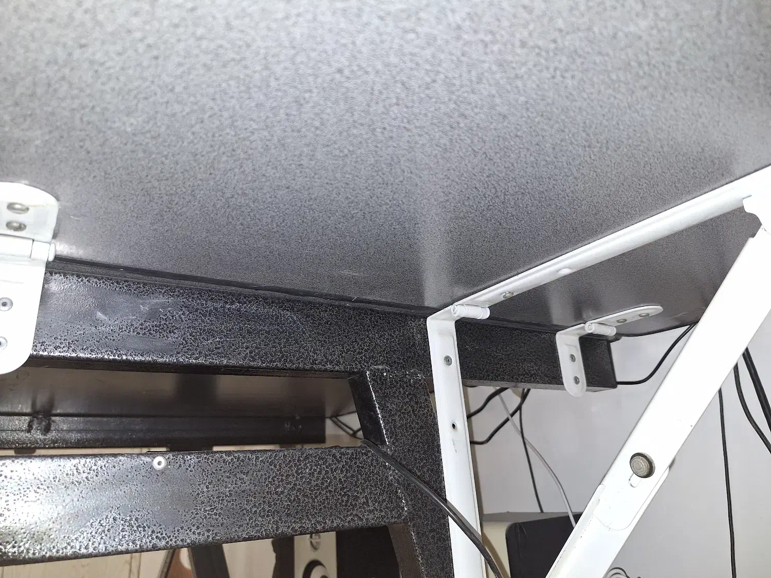 میز کامپیوتر اسکلت فلزی محکم|میز تحریر و کامپیوتر|یزد, |دیوار