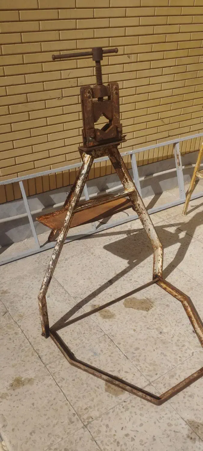 گیره لوله ۲ اینچ صحرایی|ابزارآلات|شیراز, سفیرشمالی|دیوار