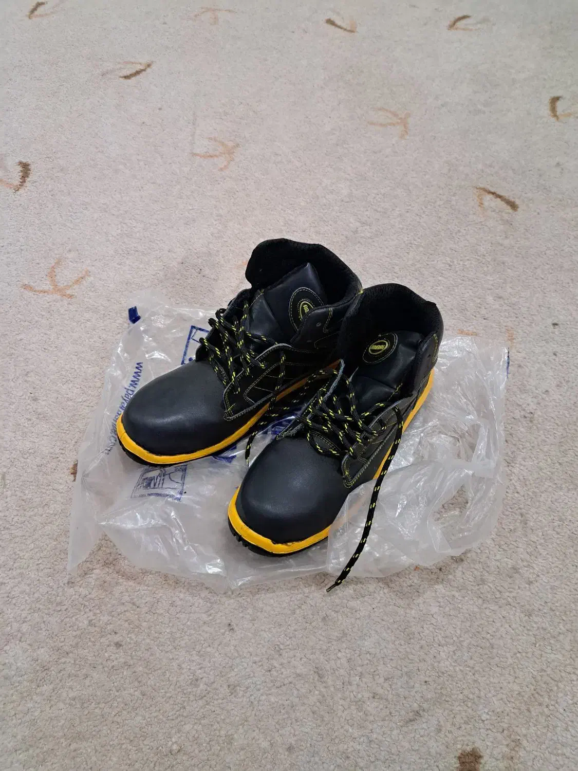 کفش ایمنی برق|کیف، کفش، کمربند|بهبهان, |دیوار