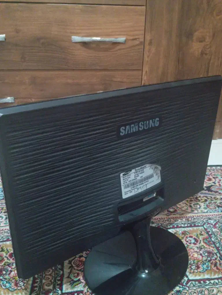 مانیتور سامسونگ ۱۹ اینچ|قطعات و لوازم جانبی رایانه|تهران, چهارصد دستگاه|دیوار