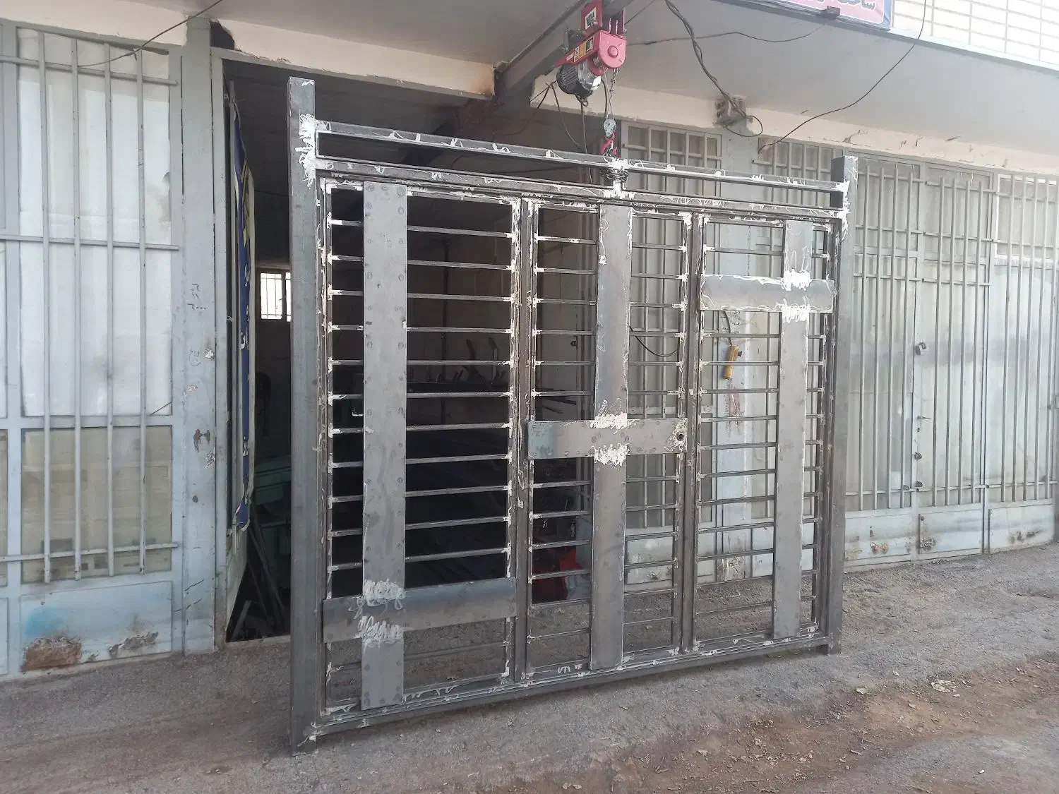 جوشکاری و درب وپنجره سازی|خدمات پیشه و مهارت|اصفهان, ارغوانیه|دیوار