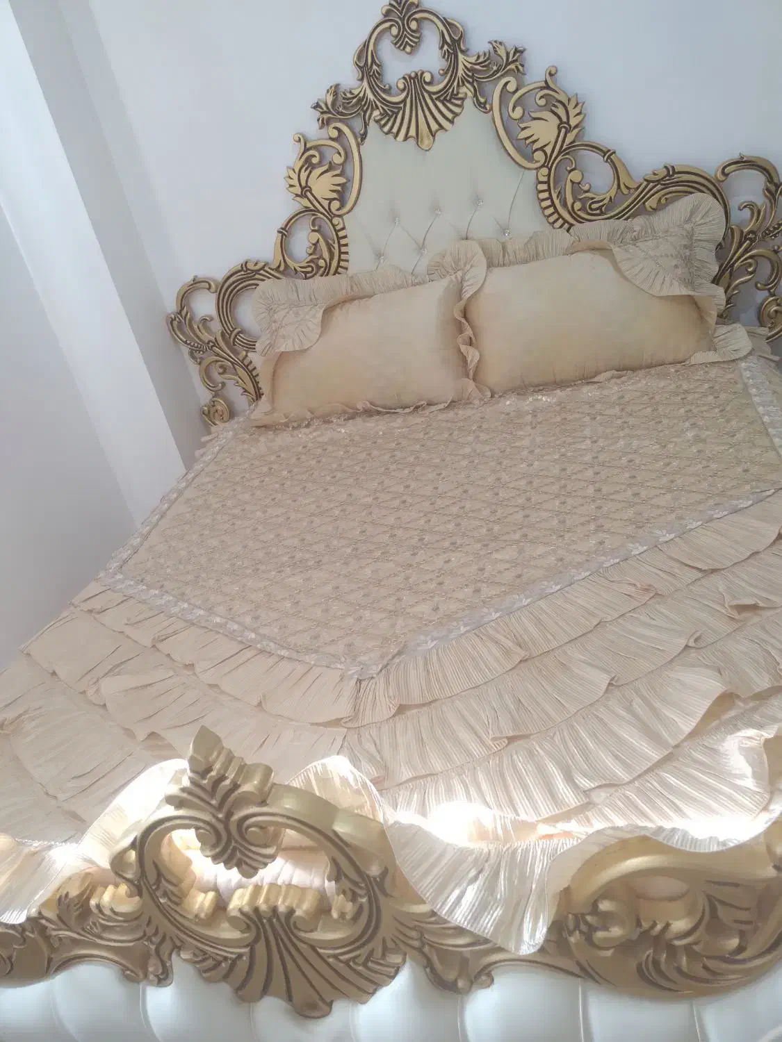 سرویس خواب به همراه آیینه کنسول وپاتختی|تخت و سرویس خواب|شیروان (خراسان), |دیوار