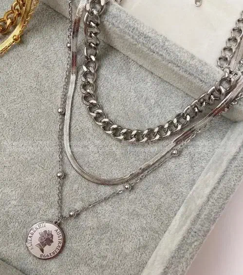 گردنبند الیزابت نقره ای|بدلیجات|پرند, فاز ۲|دیوار