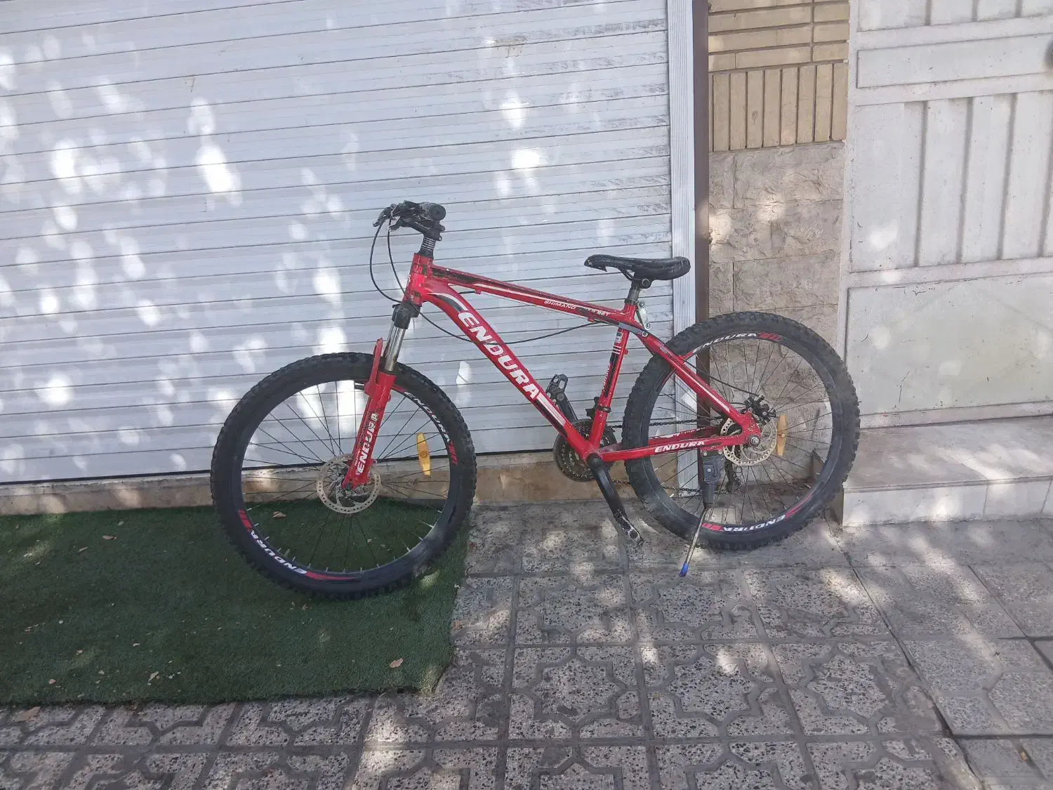 دوچرخه ۲۶.|دوچرخه، اسکیت، اسکوتر|بروجن, |دیوار