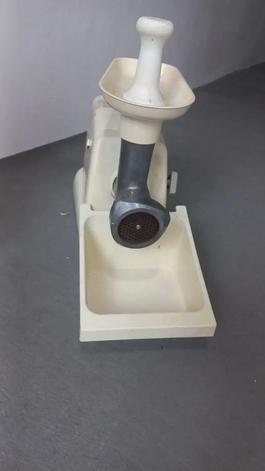 چرخ گوشت سالم|خردکن، آسیاب، غذاساز|رشت, منظریه|دیوار