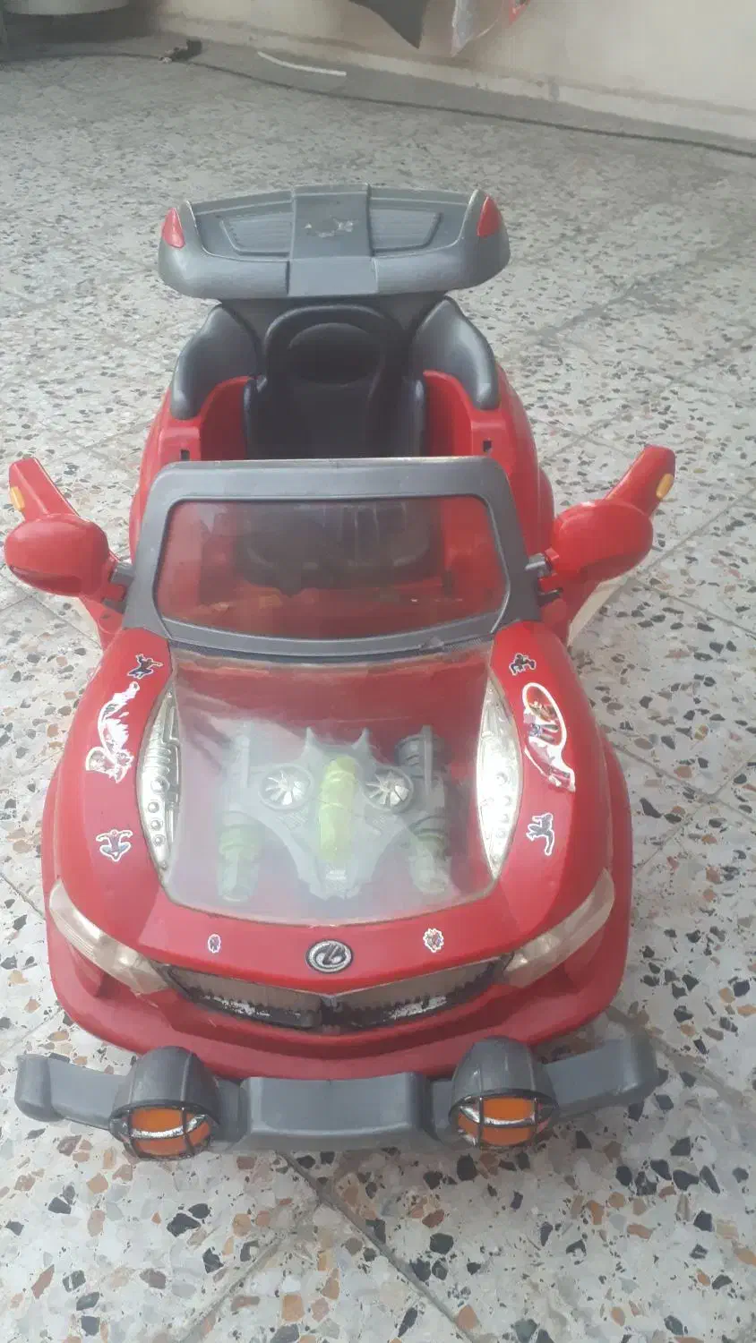 ماشین شارژی پرقدرت سرعتش عالیه کاملن سالم|اسباببازی بچه|اهواز, کوی علوی|دیوار