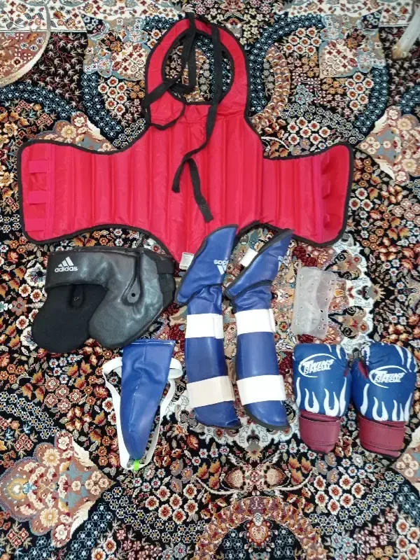 لباس ورزشی ،رزمی درحد نو.|تجهیزات ورزشی|رزن, |دیوار