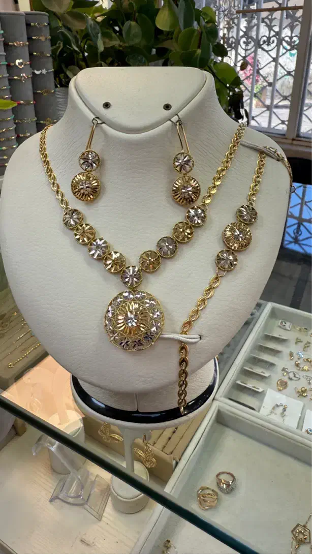 سرویس طلا فقط ۴در ۱۰۰|جواهرات|رشت, بازار|دیوار