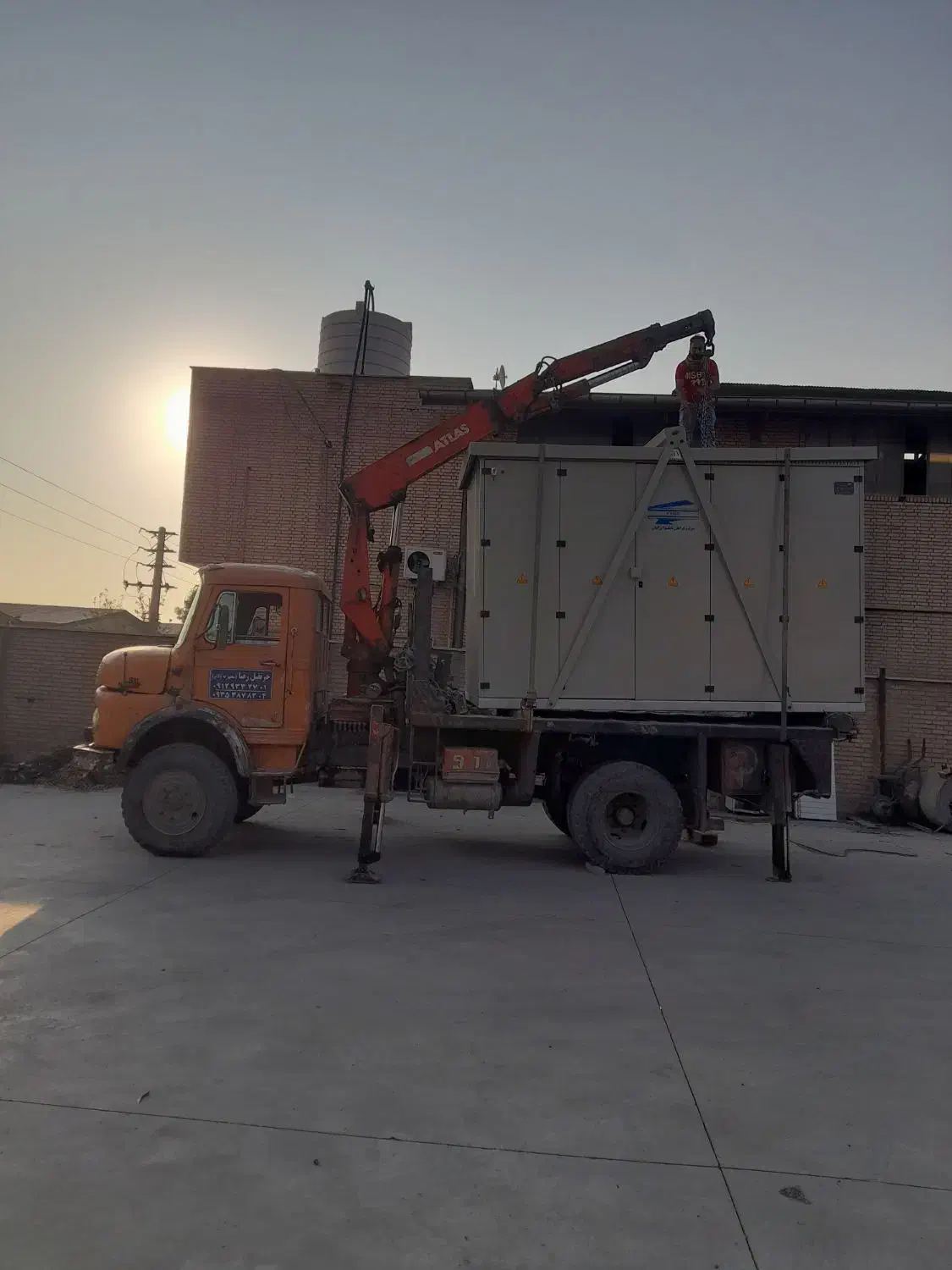 اجاره جرثقیل پنج تن و سه تن و سبد بالابر|خدمات حمل و نقل|قرچک, شهرک طلائیه|دیوار