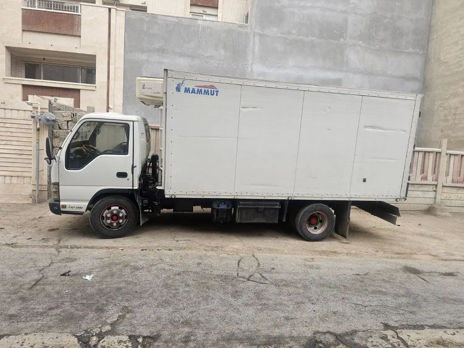 ایسوزو ۶ تن یخچالی ۹۰|خودرو سنگین|شهرکرد, |دیوار