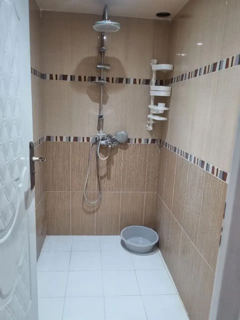 اجاره سوییت با تمام امکانات همراه با پارکینگ|اجارهٔ کوتاه‌مدت آپارتمان و سوئیت|کاشان, کشاورز|دیوار