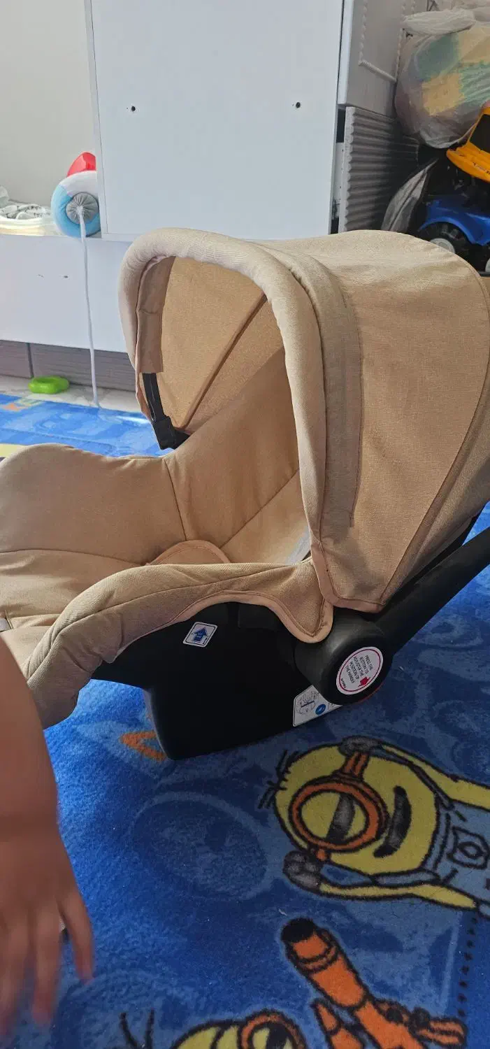 فروش گهواره و کریر و روروئک و آغوشی و...|اسباب و اثاث بچه|اسلام‌شهر, شهرک مفیدی|دیوار