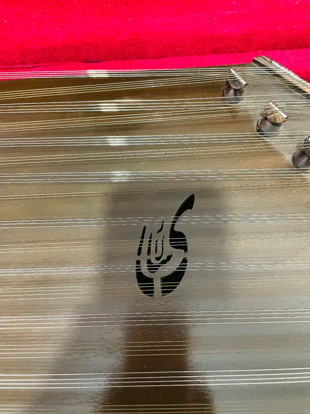 سنتور سالاری|سازهای سنتی|آمل, |دیوار