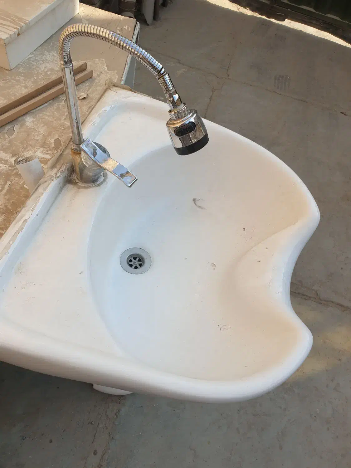 سرشور ایستاده|آرایشگاه و سالن‌های زیبایی|پردیس, شهرک صنعتی کمرد|دیوار