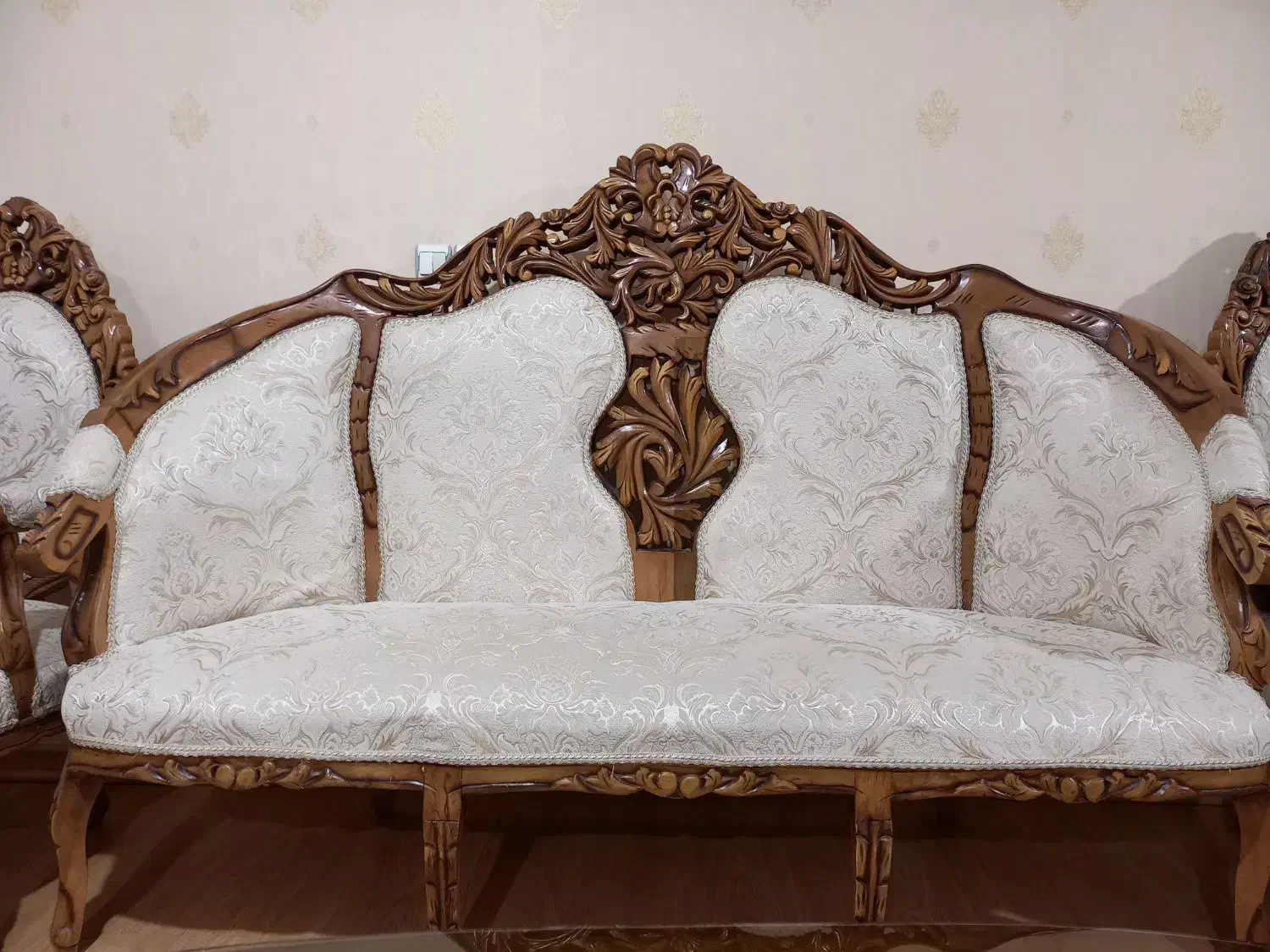 مبل ۹نفره سلطنتی|مبلمان خانگی و میز عسلی|اردبیل, |دیوار