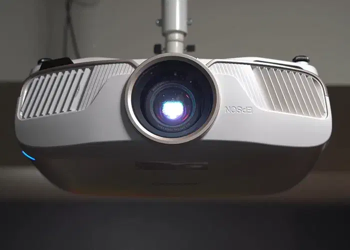 نصب وراه اندازی پروژکشن|خدمات پیشه و مهارت|سقز, |دیوار